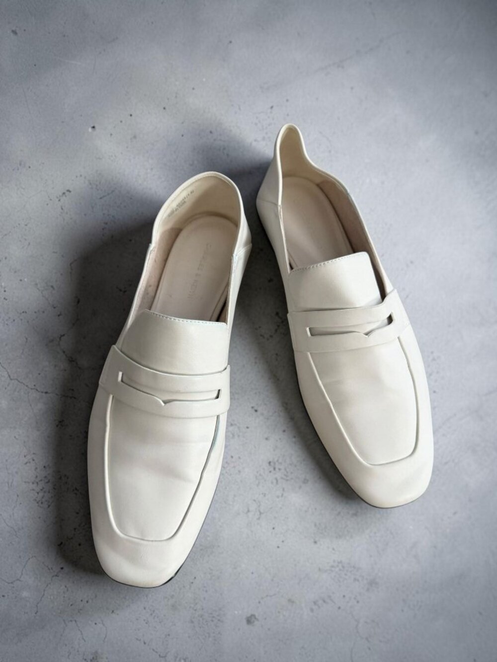 CHARLES & KEITH White Leather Loafers Flats Size 40 / US 10
